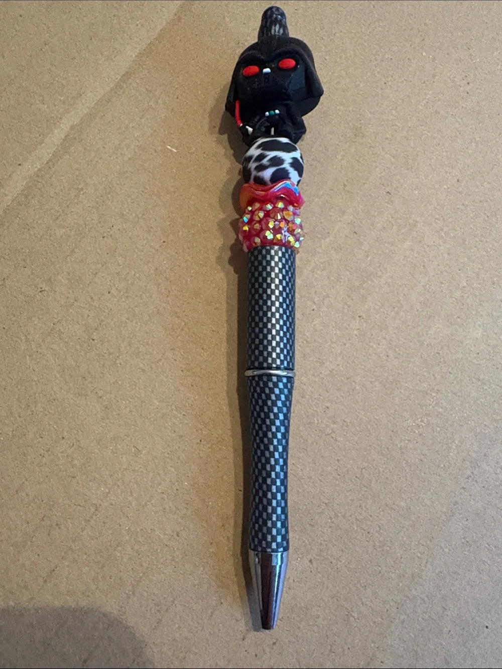 Star Wars Black Carbon-Pattern Pen with Red and Pink Charms